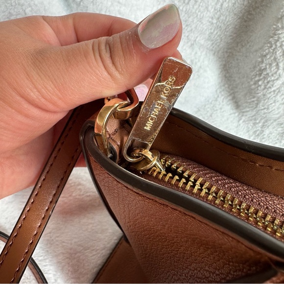 Michael Kors Handbag - Picture 5 of 7